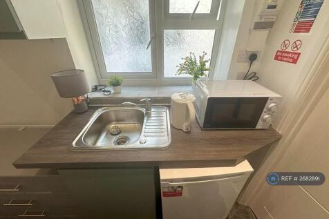 Bedroom With Ensuite And Kitchenette