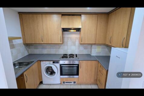 Modern Fitted Kitchen Area