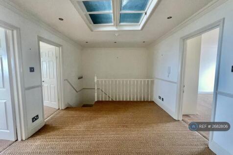 Hallway (Unoccupied)