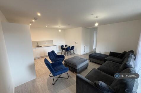 Kitchen &#43; Reception Room (Furnished))