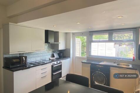 Fully Equpied Brand New Kicthen