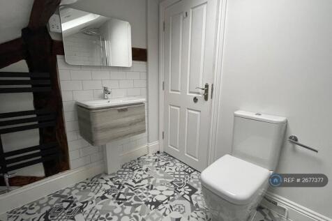 Upper Bathroom &amp; Laundry