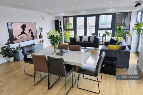 Open Dining / Lounge Area