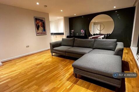 Open-Plan Lounge, With Full Length Roof Terrace