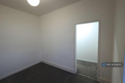 Bedroom Photo 1, Sowing Door To Walk-In Wardrobe