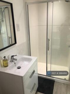 En-Suite Bathroom Shower