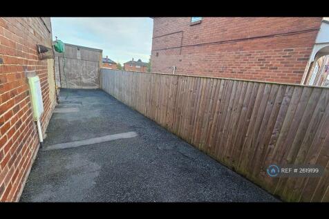 Inner Driveway &amp; Garage