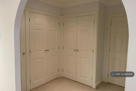 Master Walk In Wardrobe