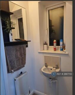 Downstairs Bathroom No 1