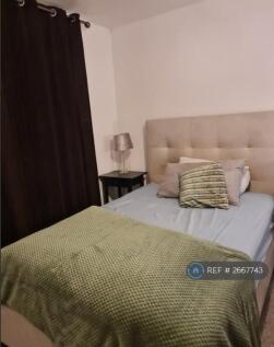 Master Bedroom(En Suite)