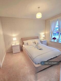 Bedroom 2, 2nd Floor Bright Spacious 