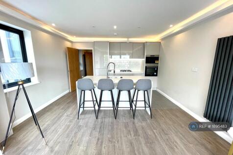 Hybrid Kitchen / Living Area