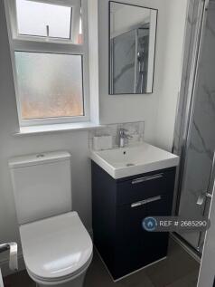 Bathroom 2 (Upstairs)