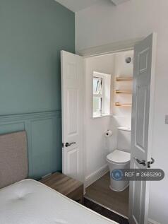 Ensuite (Bedroom 6)