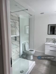 Bathroom (Downstairs)