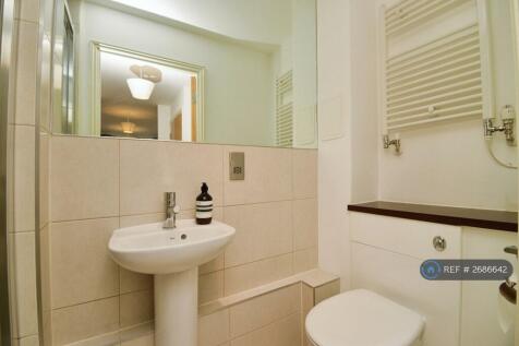 Bedroom 1 - En Suite