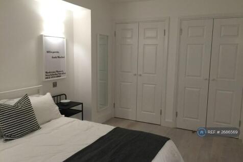 Bedroom With Built In Wardrobe.