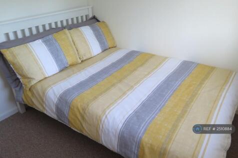 Room 4: Small Double Bed