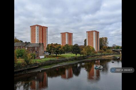 View From Bridge Over Leven To Dumbarton High St
