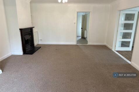 Double Lounge - Kitchen Access