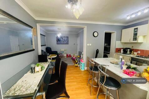 Kitchen &amp; Dining