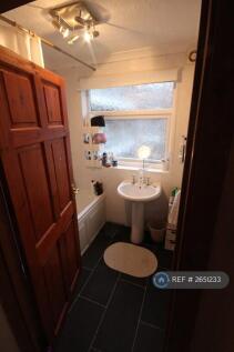 Bathroom &#43; Bath/Sink (Wc Seperate)