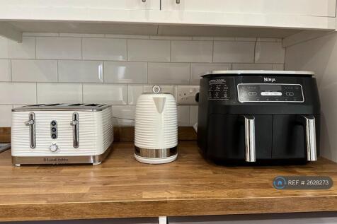 Air Fryer, Kettle &amp; Toaster