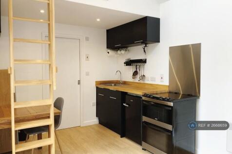 Living &amp; Kitchen