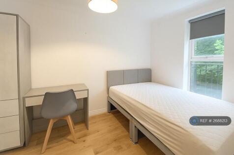 First Floor Back Left Bedroom