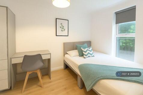 First Floor Back Left Bedroom