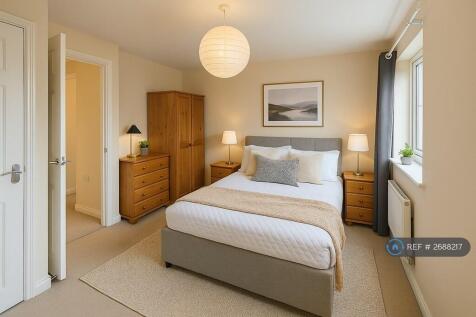 Top Floor Front Bedroom