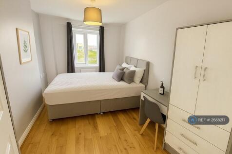 First Floor Back Left Bedroom