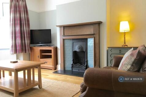 Large Sitting Room With 2 &#43; 3 Seater Leather Sofas