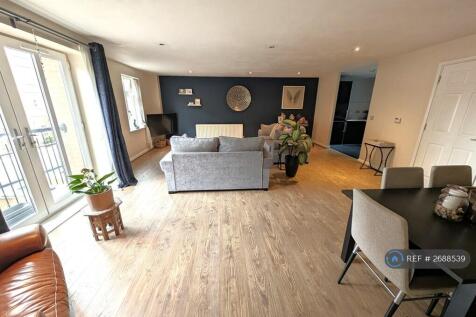 Lounge &amp; Dining Area