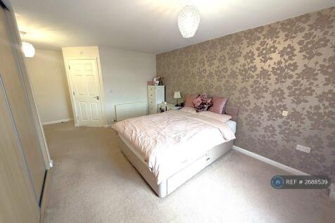 Main Double Bedroom With Ensuite