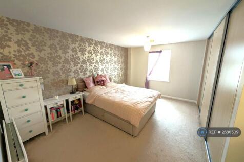 Main Double Bedroom With Ensuite