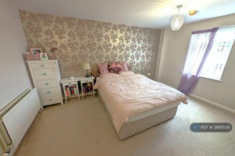 Main Double Bedroom With Ensuite