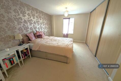 Main Double Bedroom With Ensuite