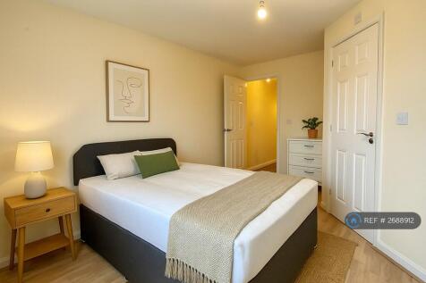 Top Floor Back Bedroom