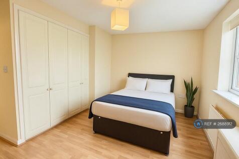 Top Floor Front Bedroom