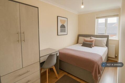 First Floor Back Left Bedroom