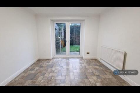 Dining Room (Looking Out To Back Garden)