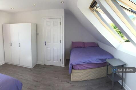 Big Loft Room With Attached Bathroom