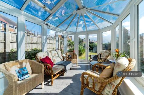 Conservatory Attached To Kitchen 