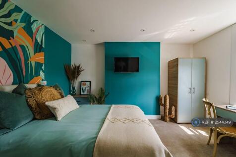 Example Of a Room At 1 Bath Street 