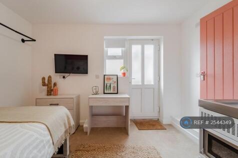 Studio b Charlotte Street