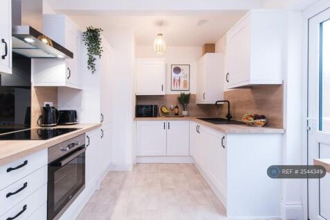 Communal Kitchen !38 Bath Street