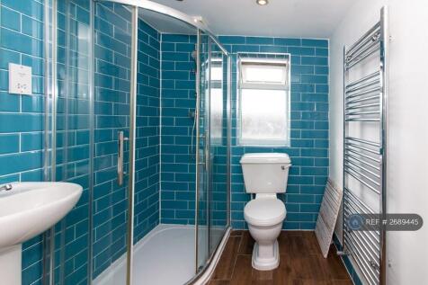 2nd Floor Bathroom (View 1)