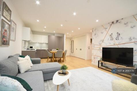 Living Room &amp; Open Plan Kitchen