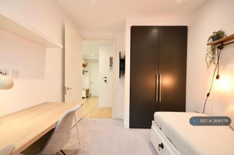 Second Bedroom/ Office With Pull-Out Bed